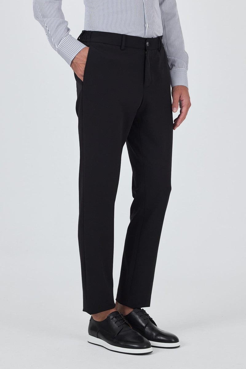 Slim-Fit Chino Pants - Black