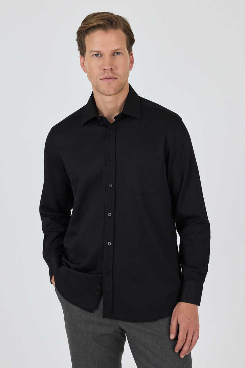 Comfort-Fit Classic Shirt - Black
