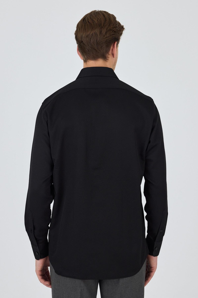 Comfort-Fit Classic Shirt - Black