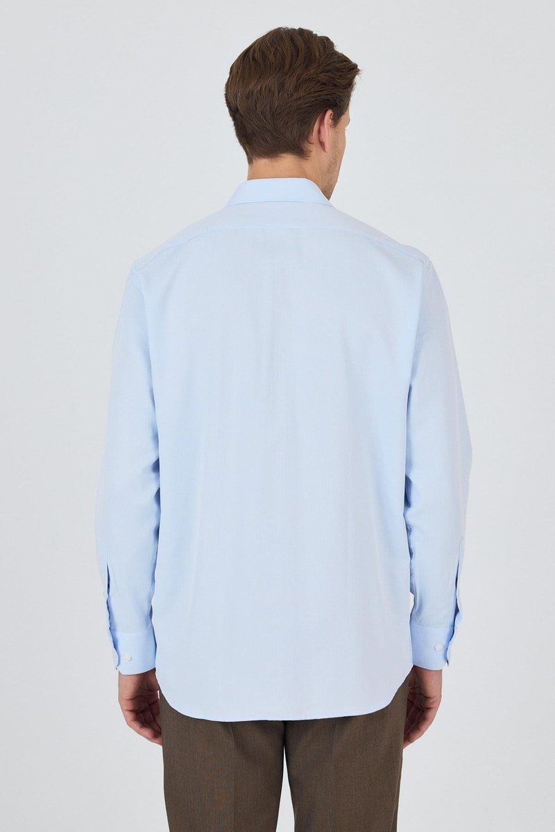 Comfort-Fit Classic Shirt - Light Blue