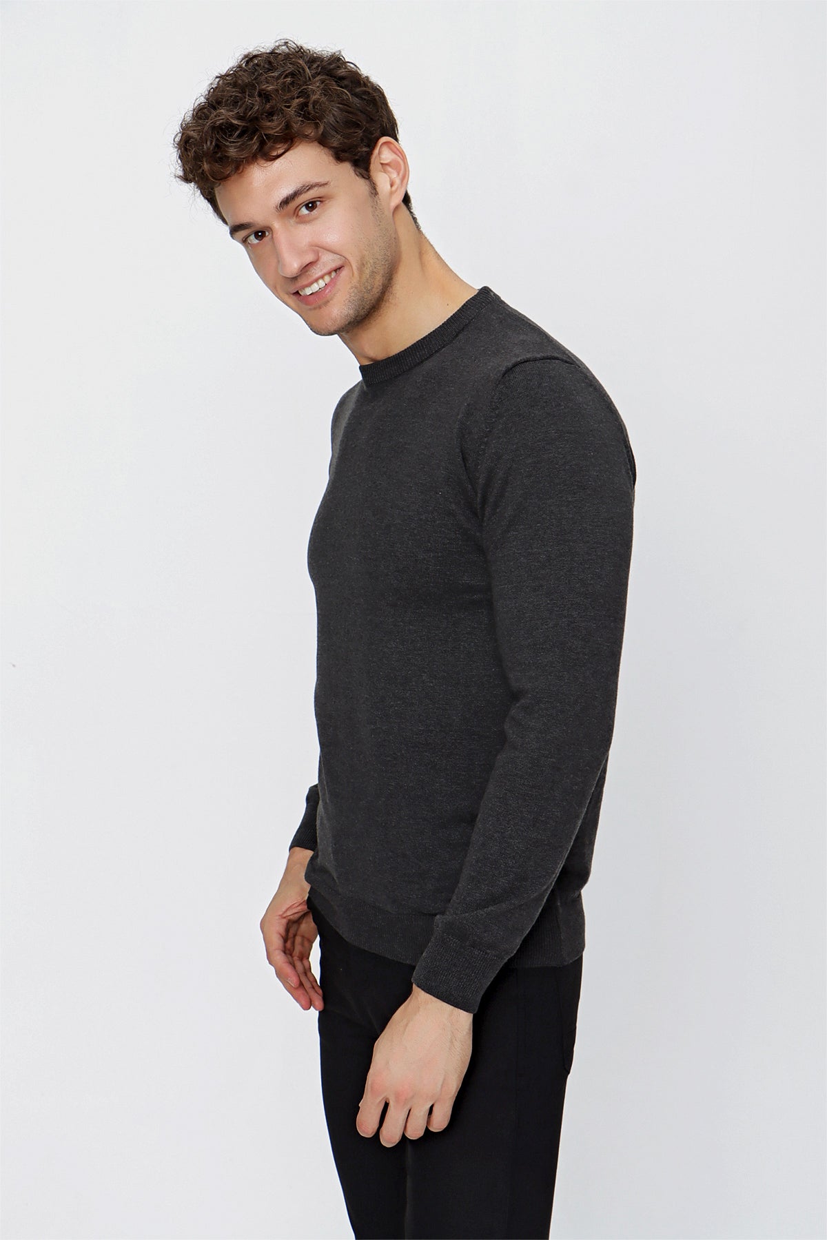 Comfort-Fit Round-Neck Knitwear - Dark Grey