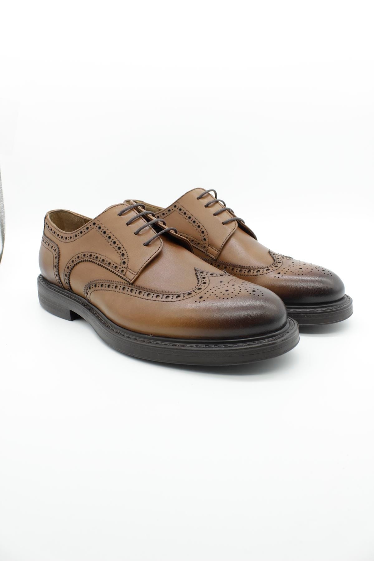 Wing Tip Shoes - Brown