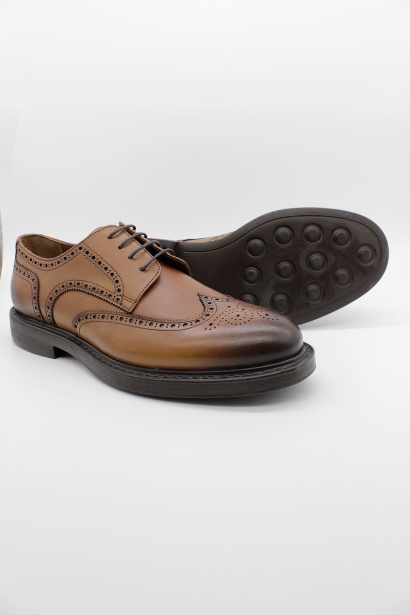 Wing Tip Shoes - Brown