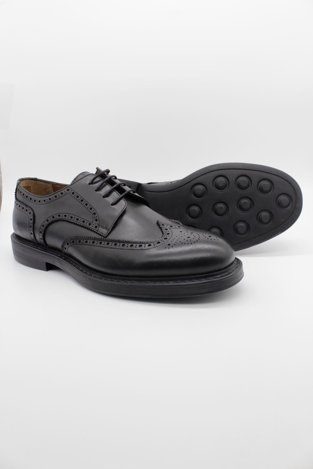 Wing Tip Shoes - Black