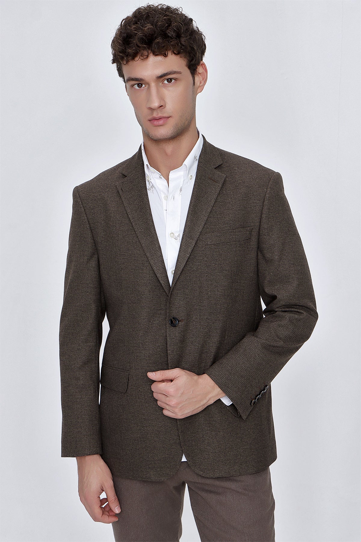 Comfort-Fit Blazer - Brown