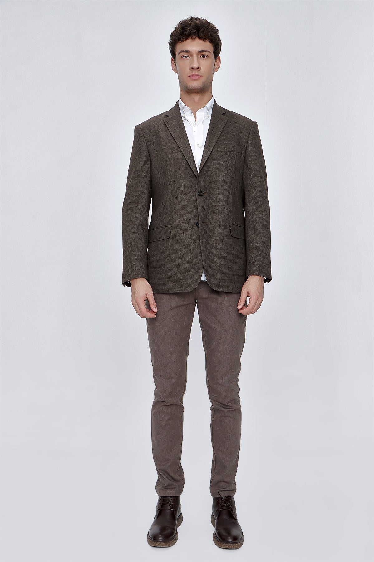 Comfort-Fit Blazer - Brown