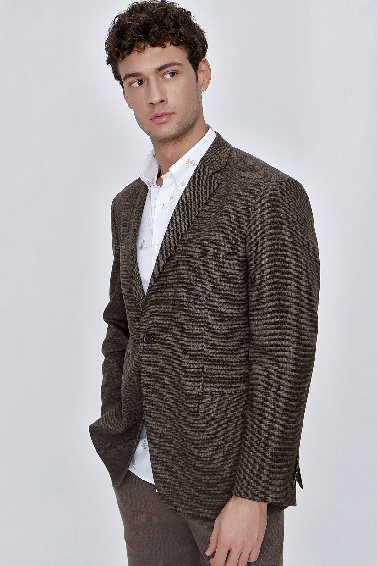 Comfort-Fit Blazer - Brown