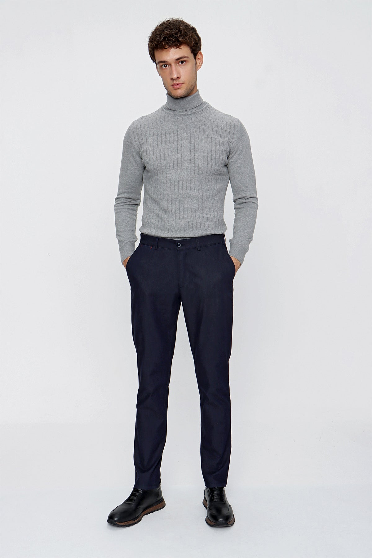 Comfort-Fit Chino Pants - Navy