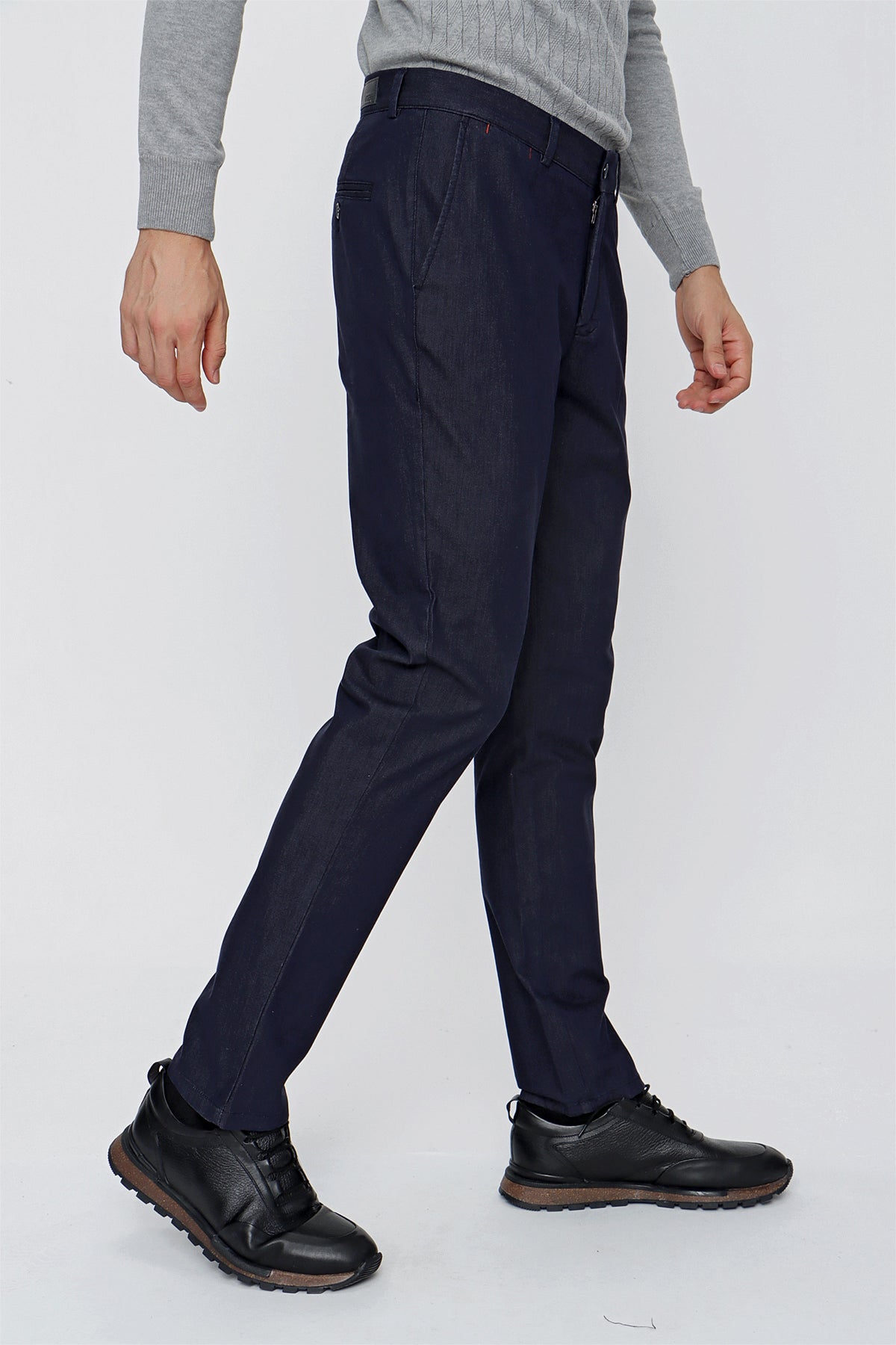 Comfort-Fit Chino Pants - Navy