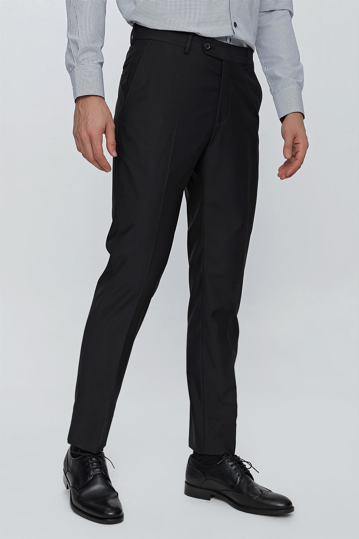 Slim-Fit Classic Pants - Black