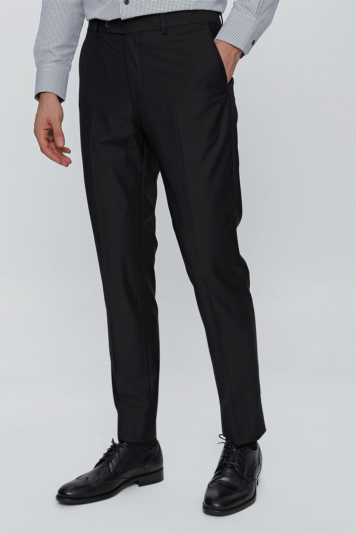 Slim-Fit Classic Pants - Black