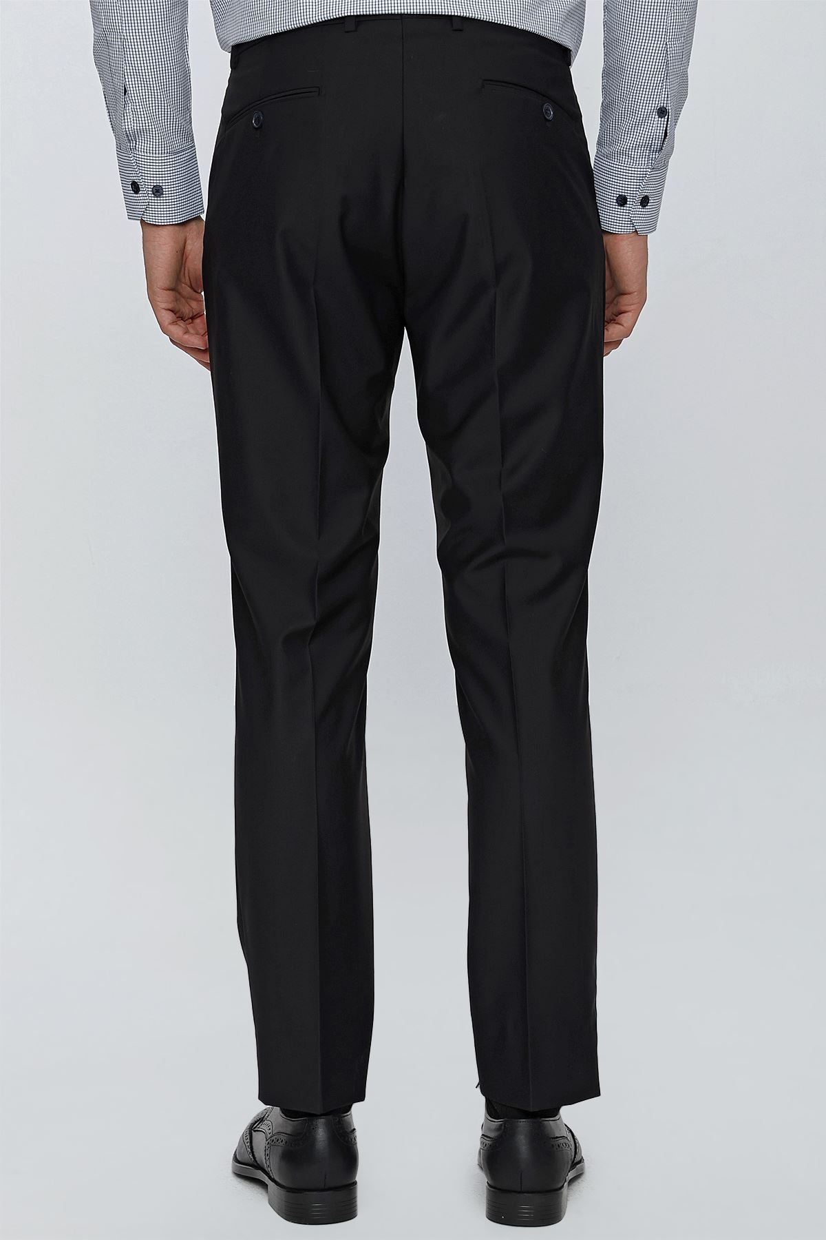 Slim-Fit Classic Pants - Black