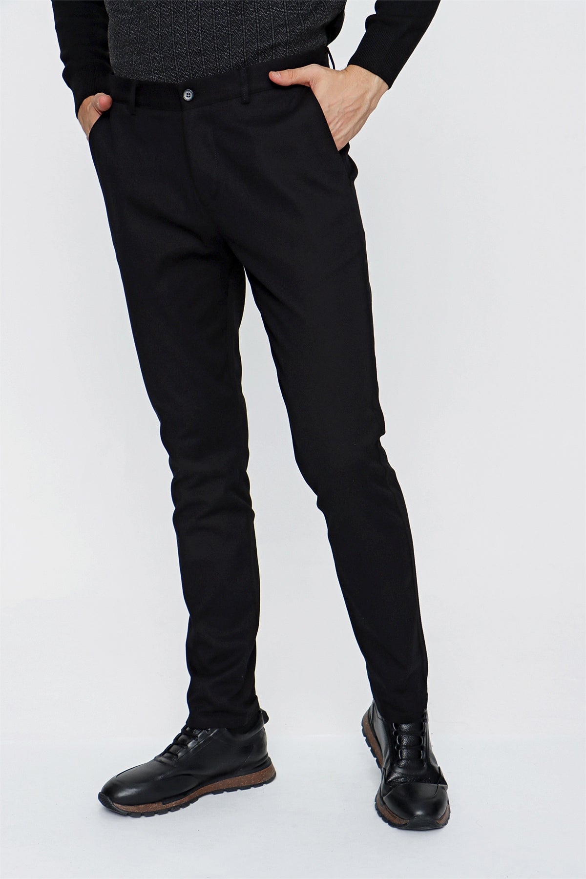 Slim-Fit Chino Pants - Black