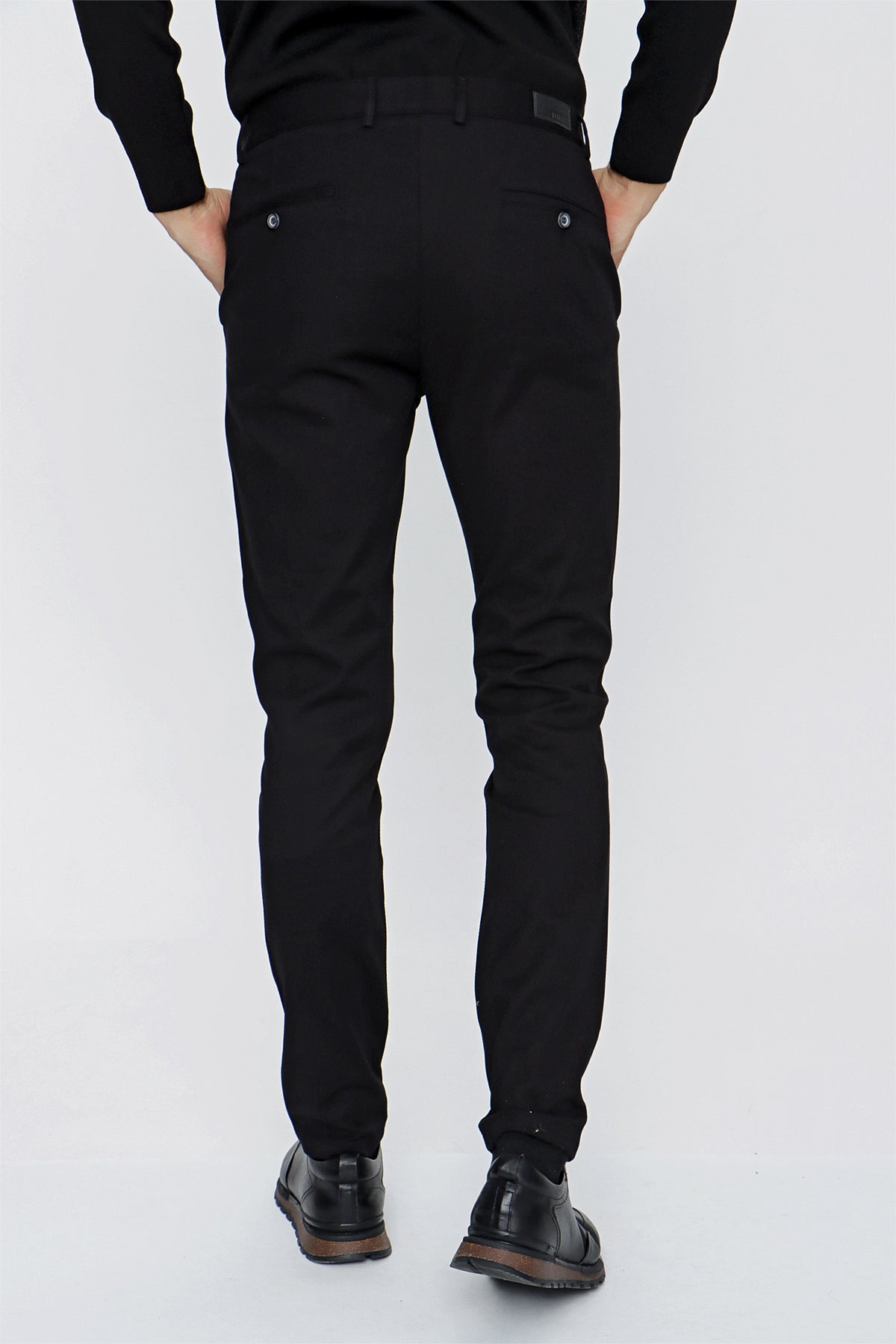 Slim-Fit Chino Pants - Black