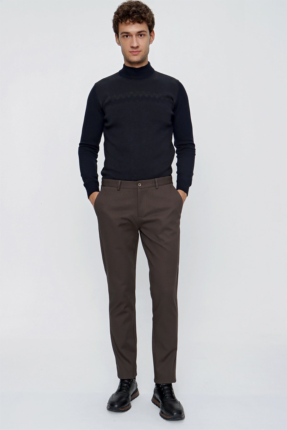 Slim-Fit Chino Pants - Brown