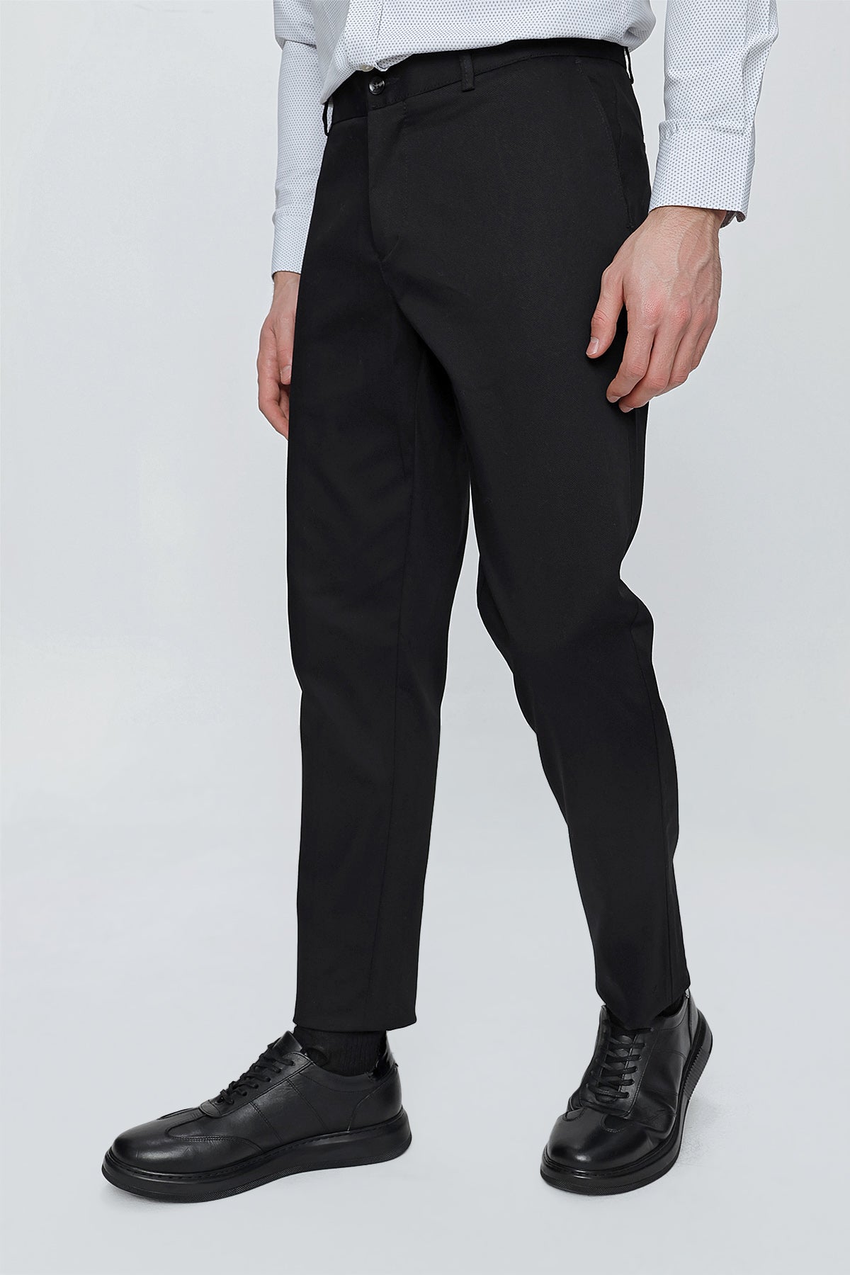 Comfort-Fit Chino Pants - Black