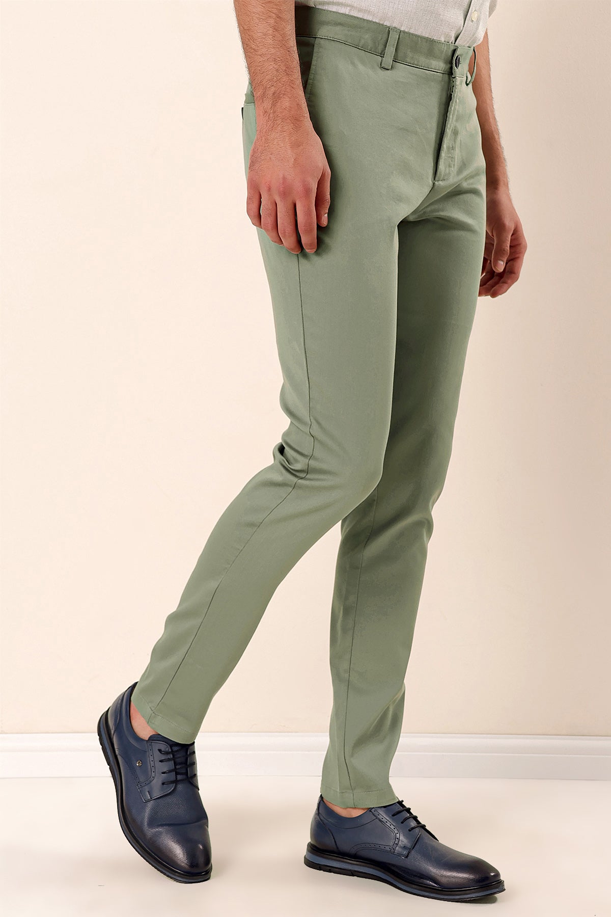 Slim-Fit Chino Pants - Mint Green