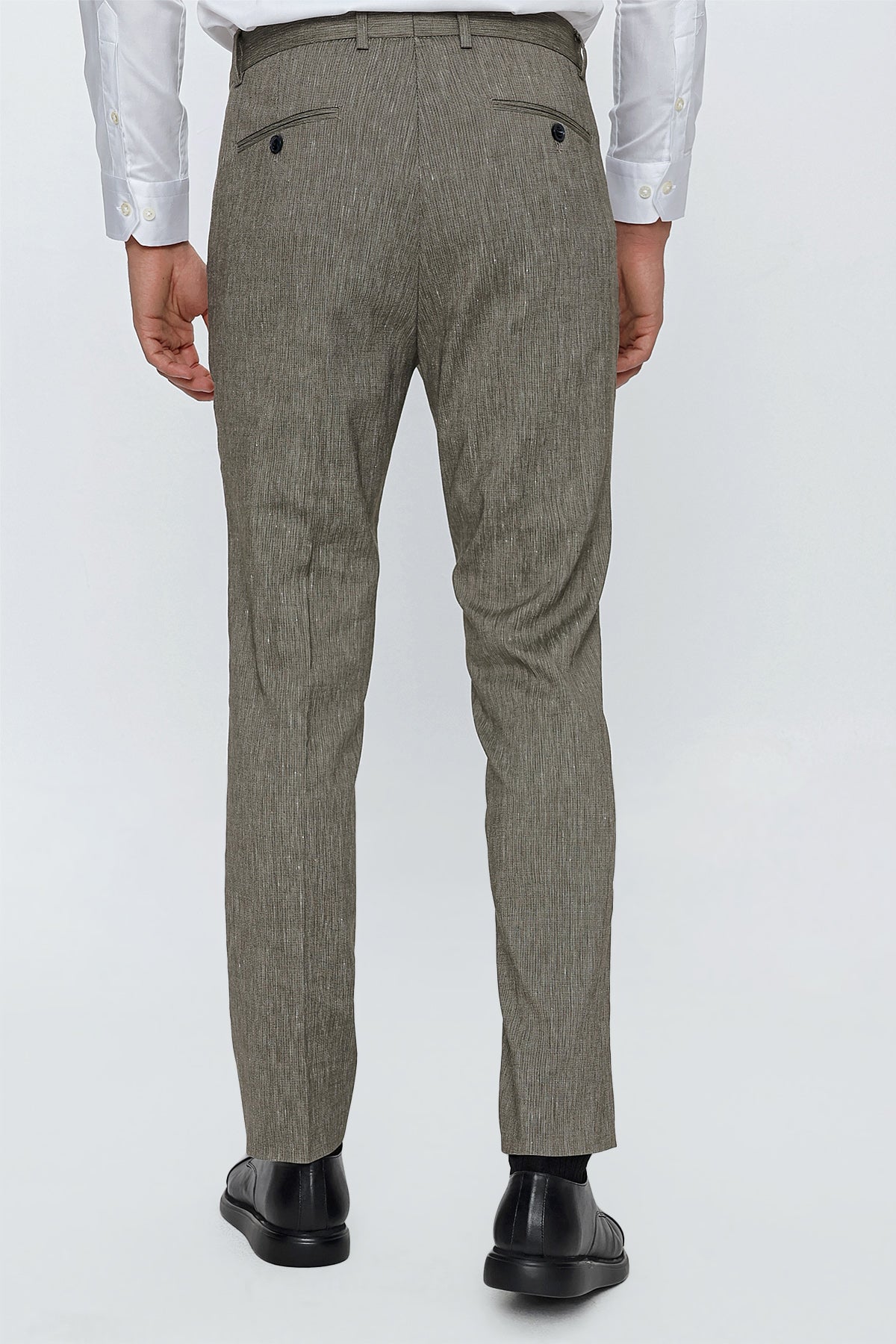 Comfort-Fit Linen Pants - Khaki