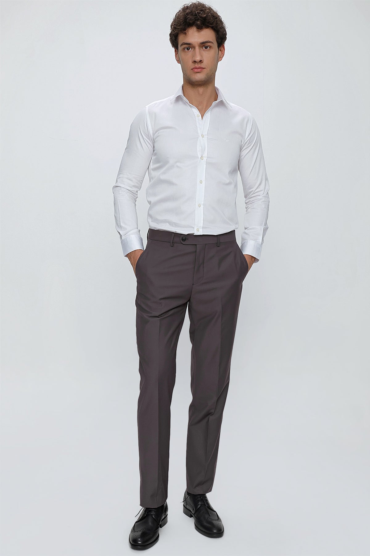 Comfort-Fit Classic Pants - Brown