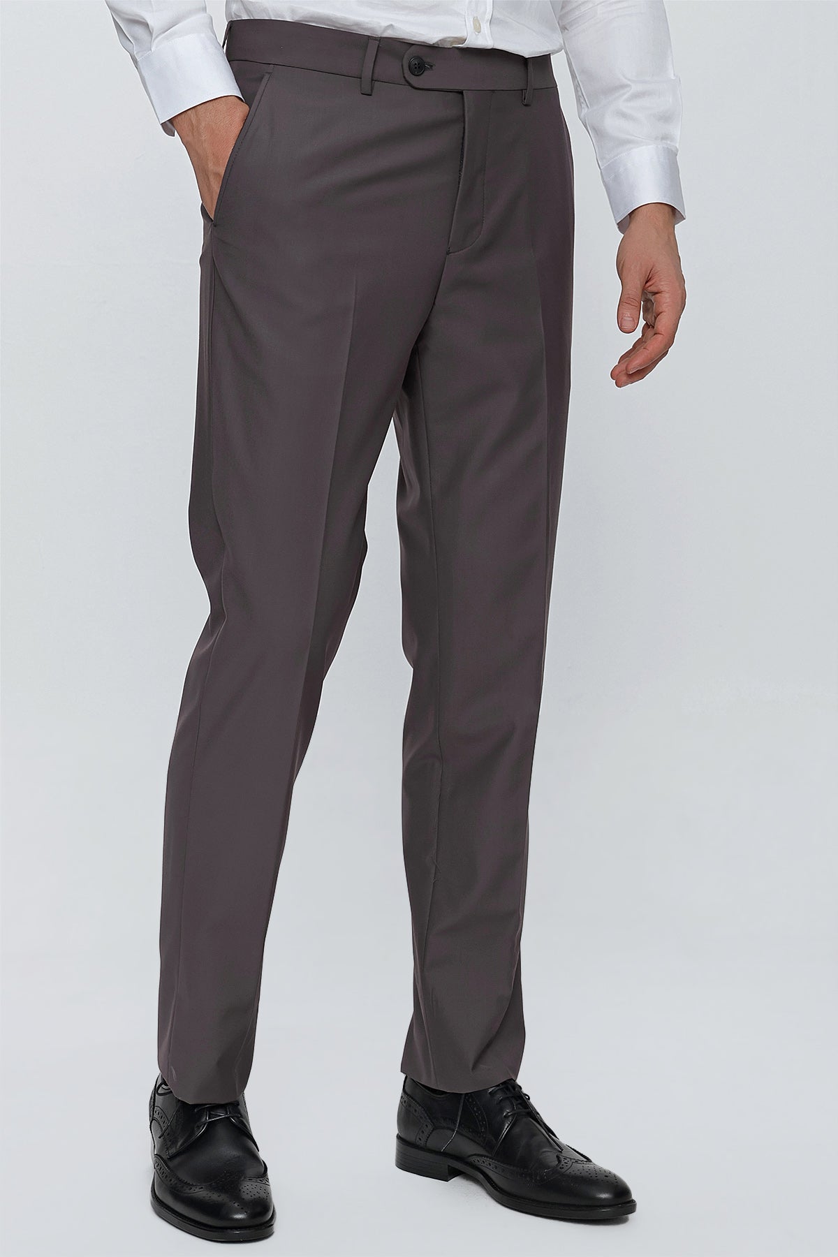 Comfort-Fit Classic Pants - Brown