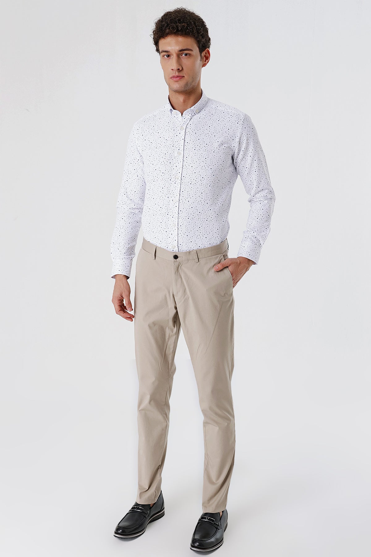 Comfort-Fit Chino Pants - Beige