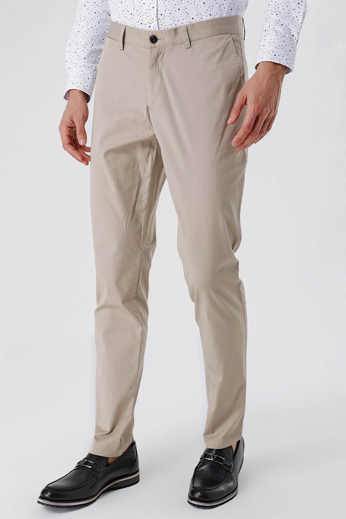 Comfort-Fit Chino Pants - Beige