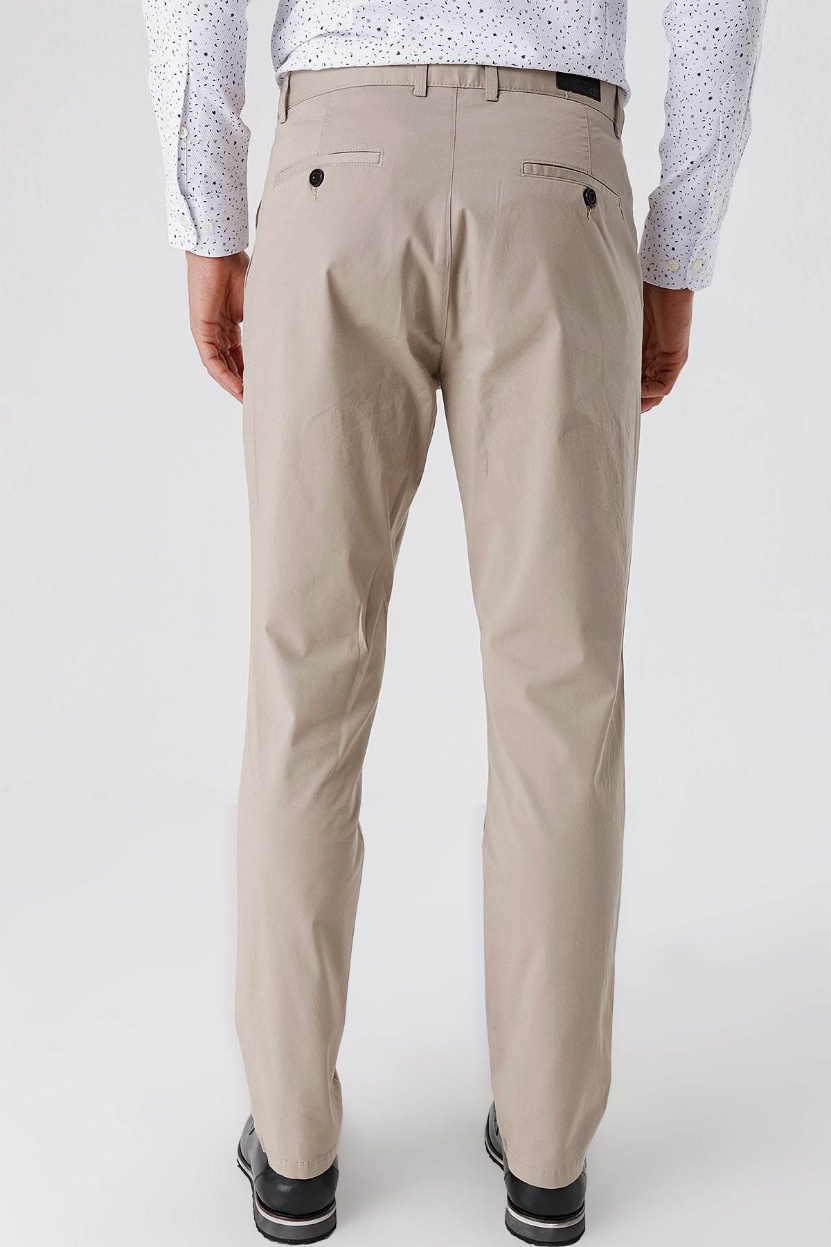 Comfort-Fit Chino Pants - Beige