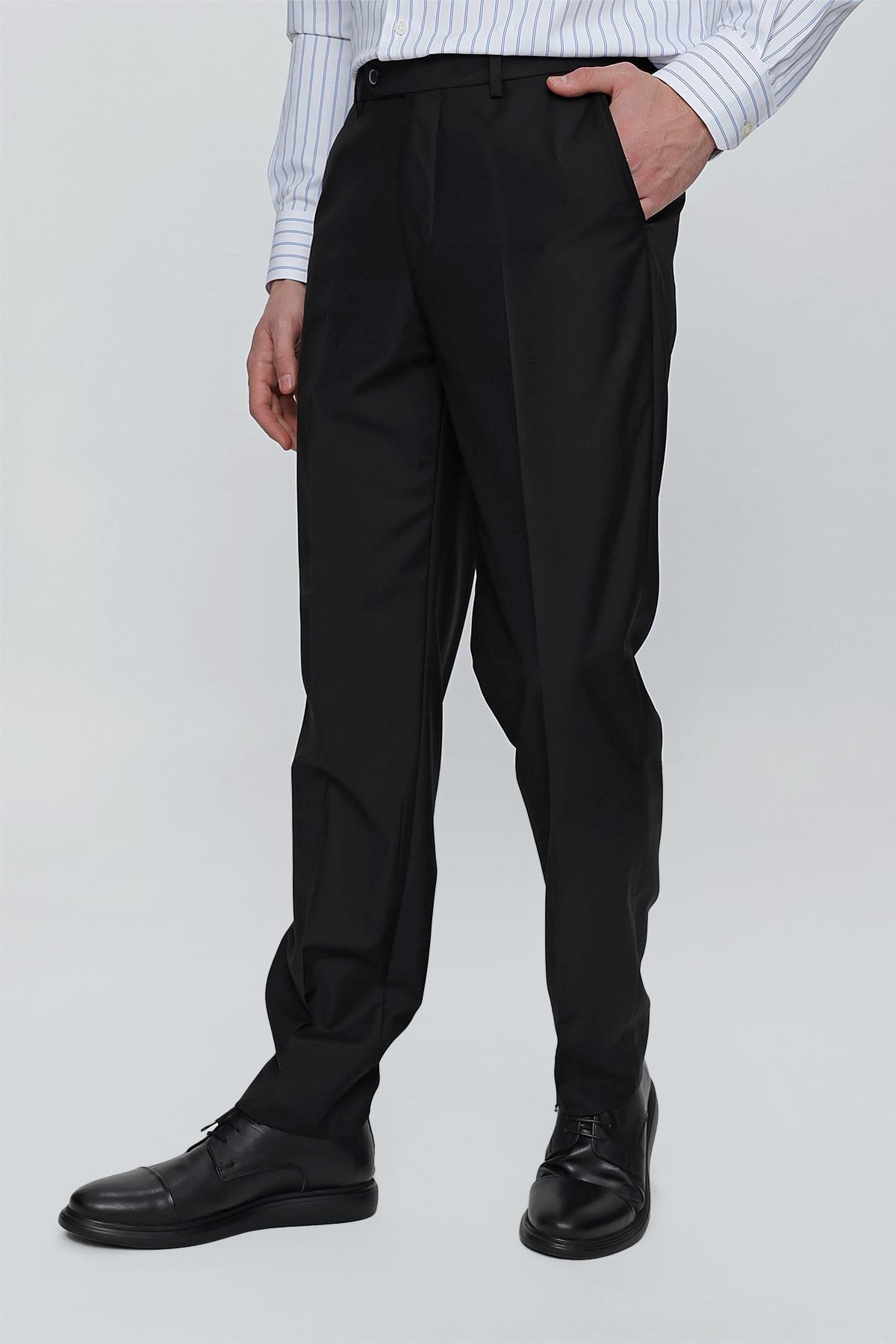 Comfort-Fit Classic Pants - Black