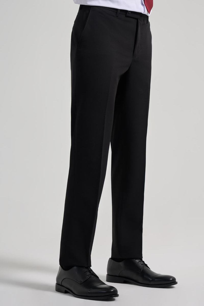 Comfort-Fit Classic Pants - Black