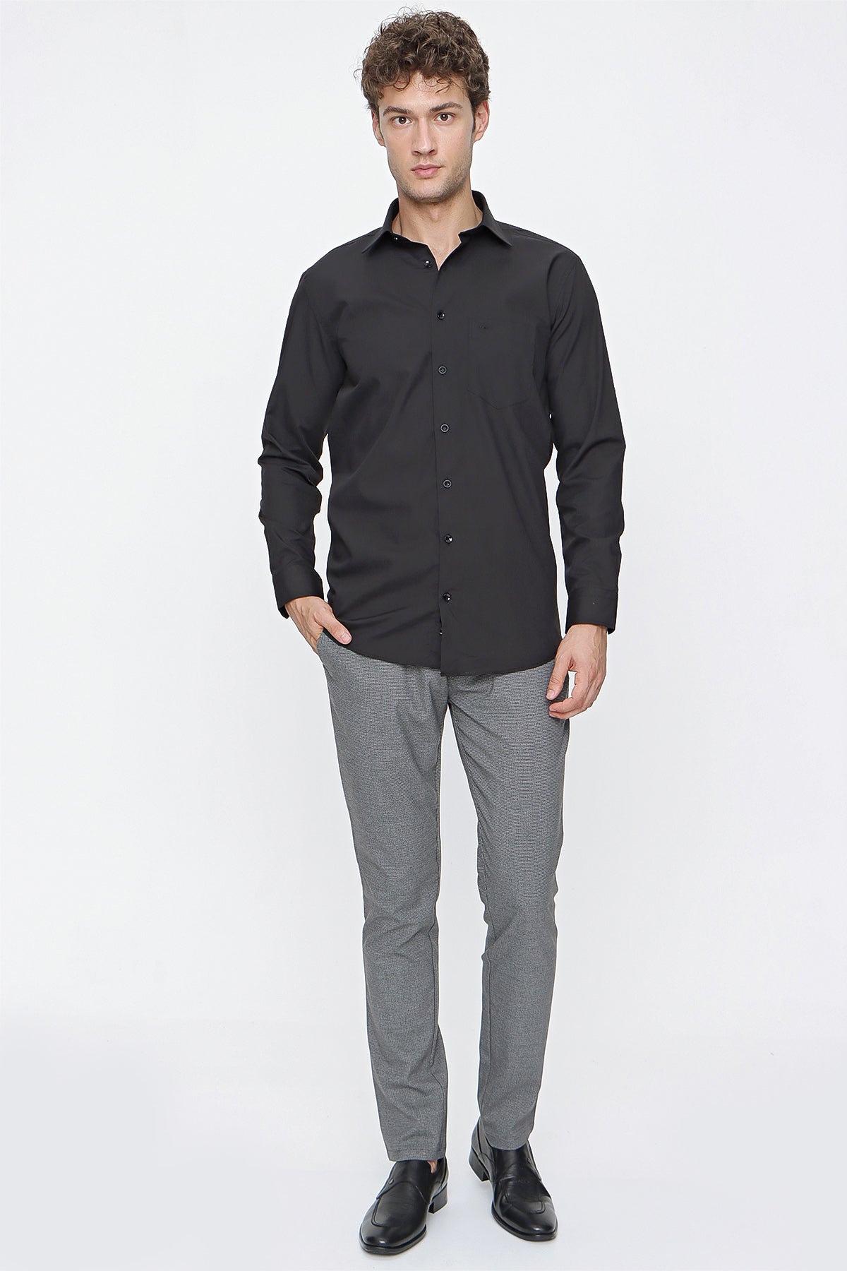 Comfort-Fit Basic Shirt - Black