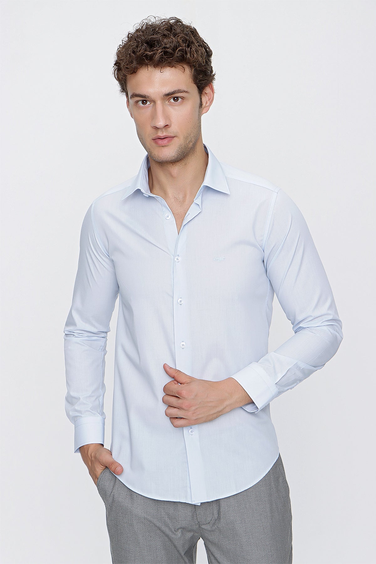 Slim-Fit Basic Shirt - Light Blue