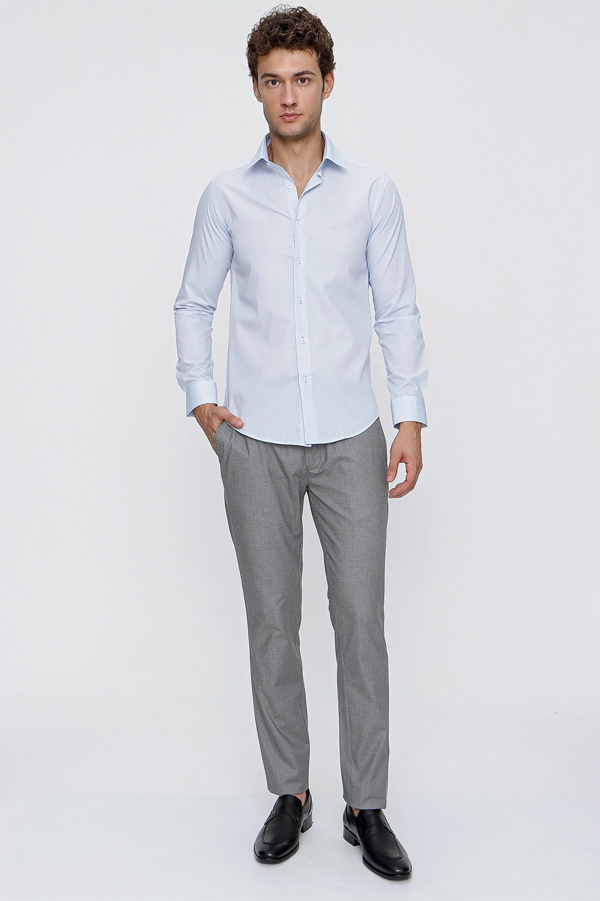 Slim-Fit Basic Shirt - Light Blue