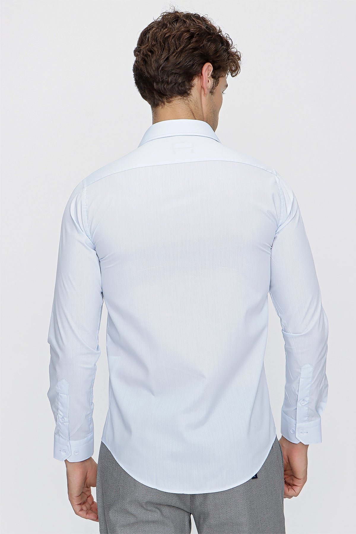 Slim-Fit Basic Shirt - Light Blue