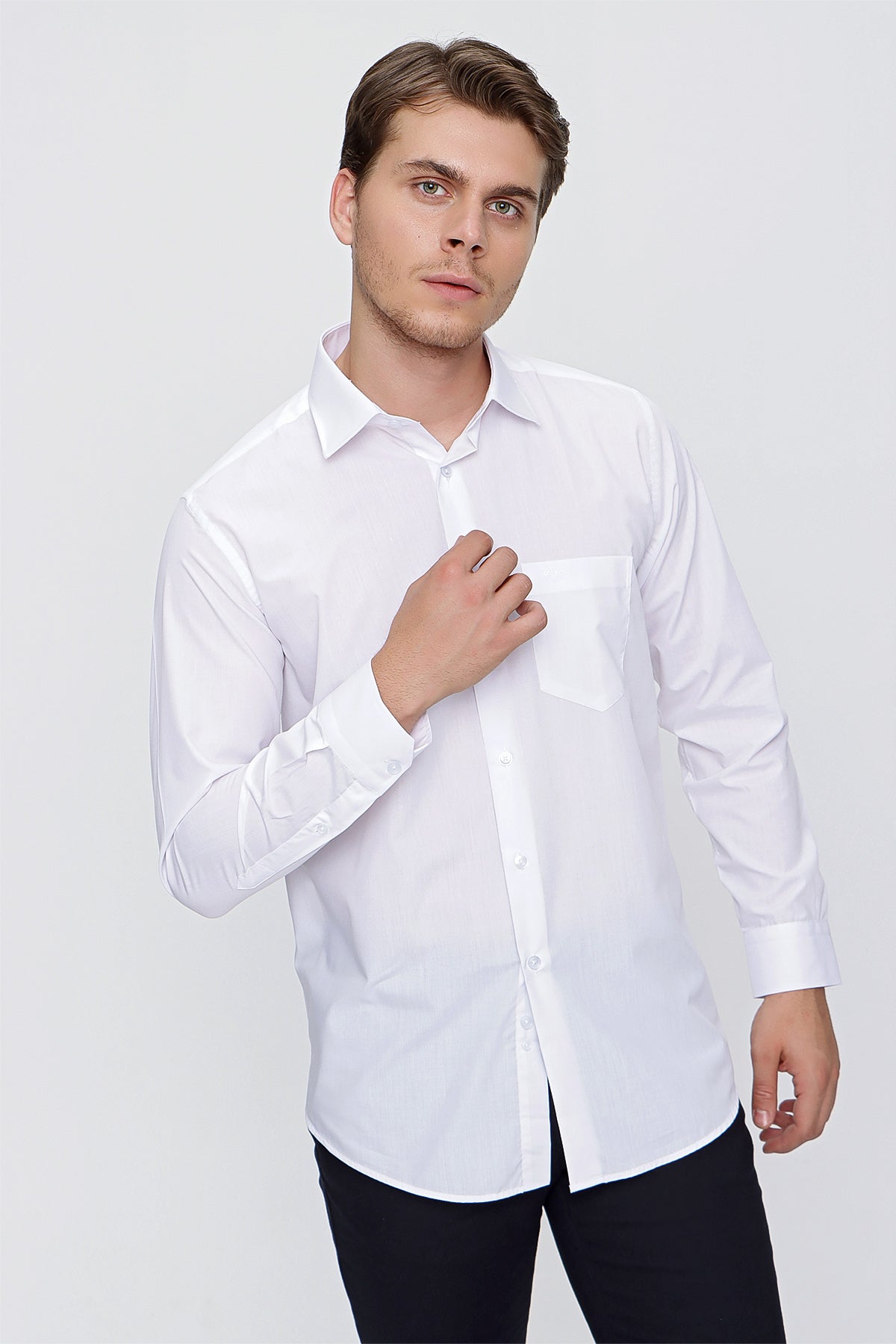 Comfort-Fit Basic Shirt - White