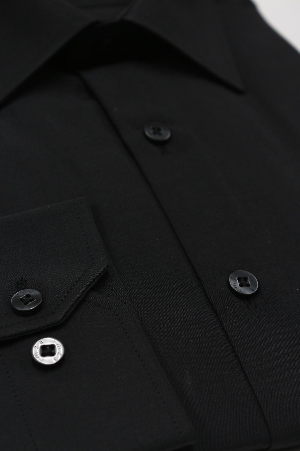 Comfort-Fit Classic Shirt - Black