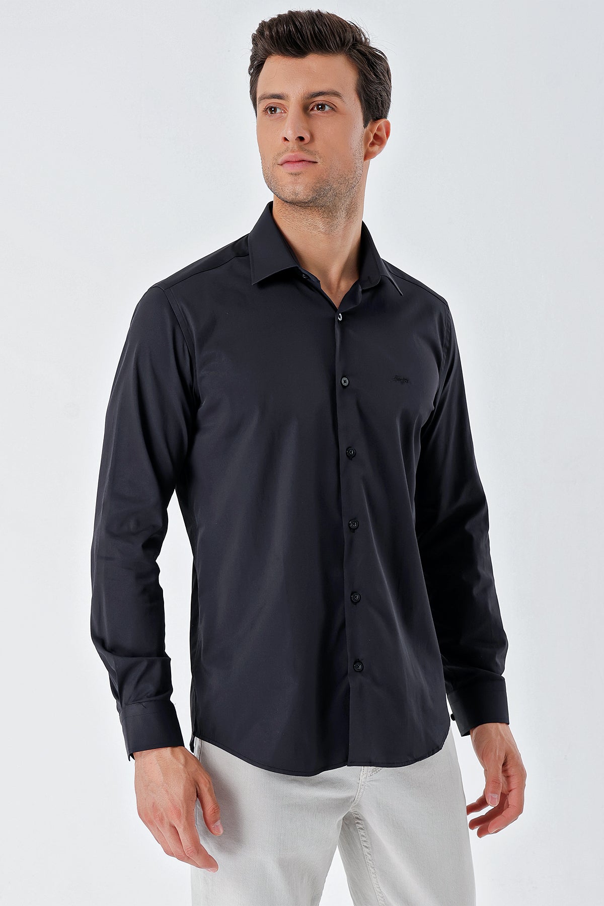 Slim-Fit Basic Shirt - Black