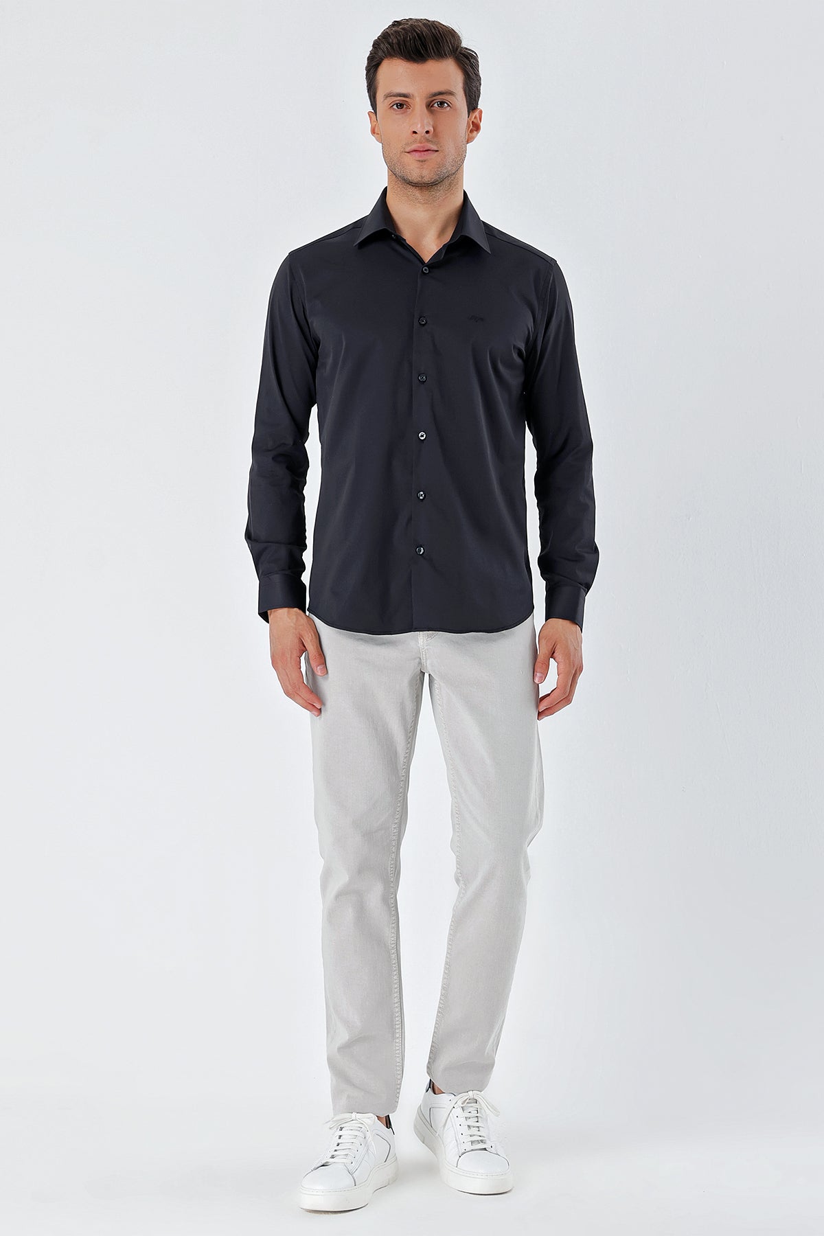 Slim-Fit Basic Shirt - Black