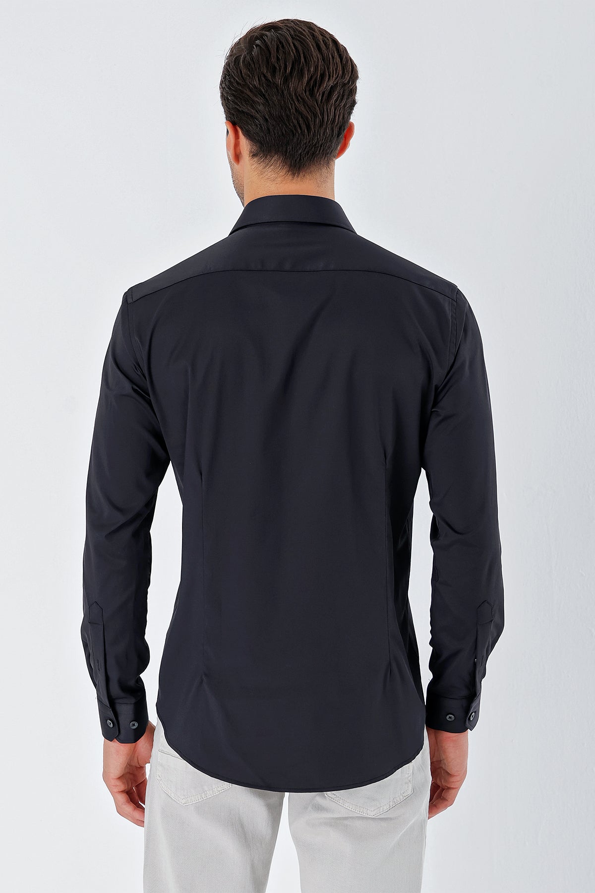 Slim-Fit Basic Shirt - Black