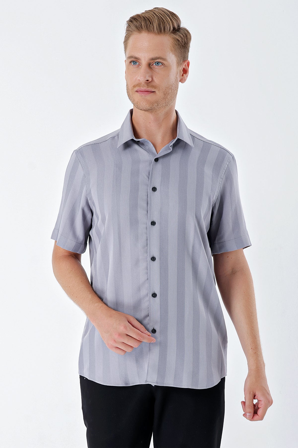 Comfort-Fit Short Sleeve Striped Shirt - Grey