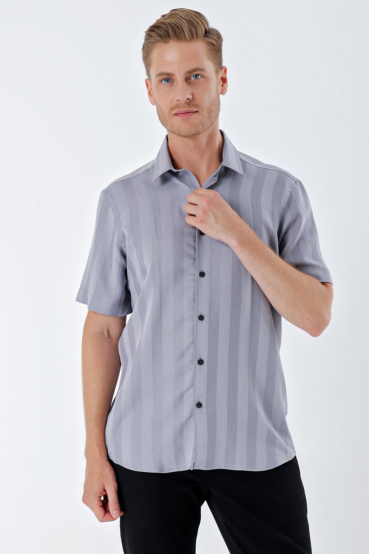 Comfort-Fit Short Sleeve Striped Shirt - Grey