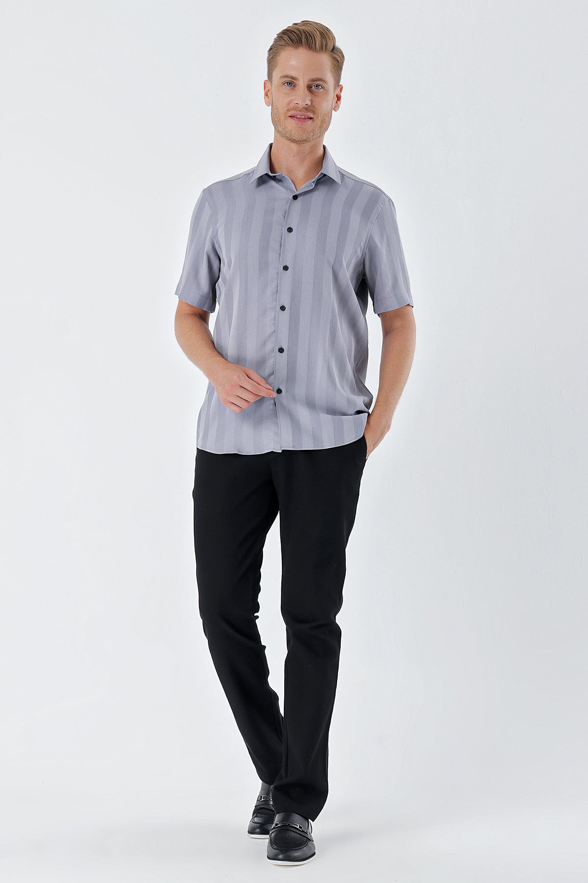 Comfort-Fit Short Sleeve Striped Shirt - Grey