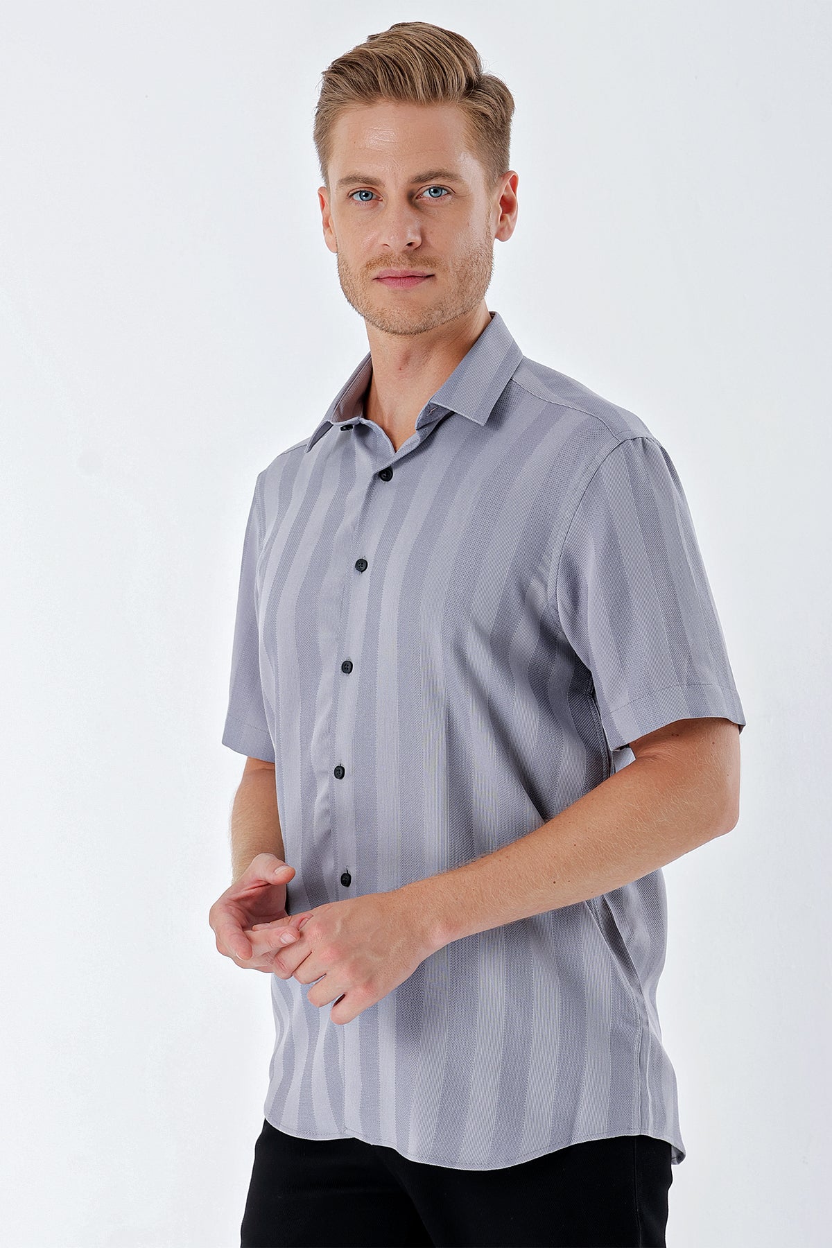 Comfort-Fit Short Sleeve Striped Shirt - Grey