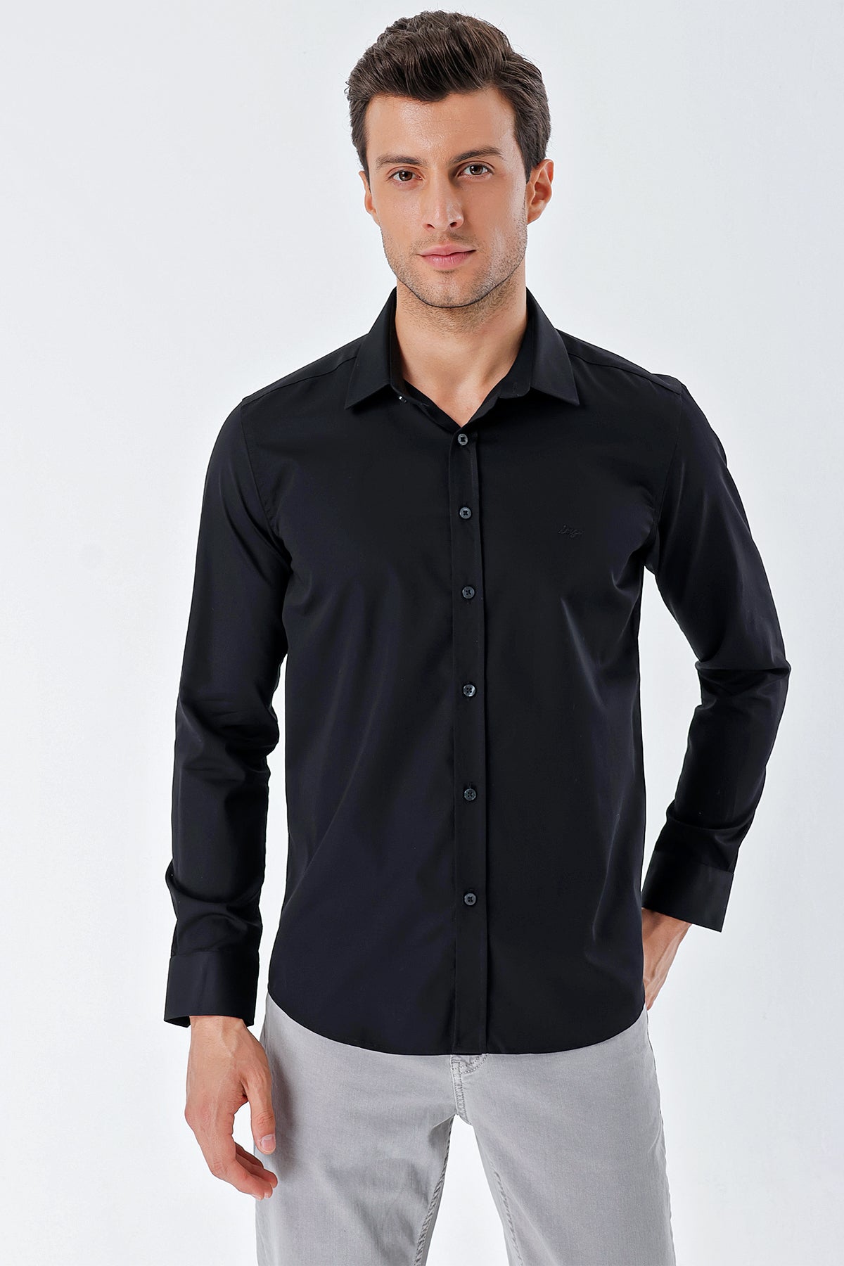 Slim-Fit Premium Basic Shirt - Black