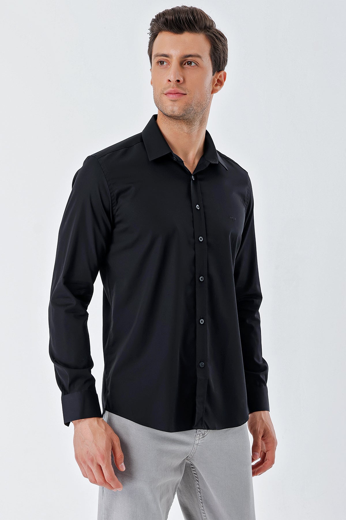 Slim-Fit Premium Basic Shirt - Black