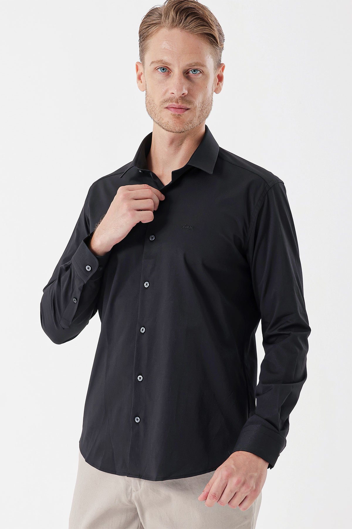 Slim-Fit Textured Classic Shirt - Black