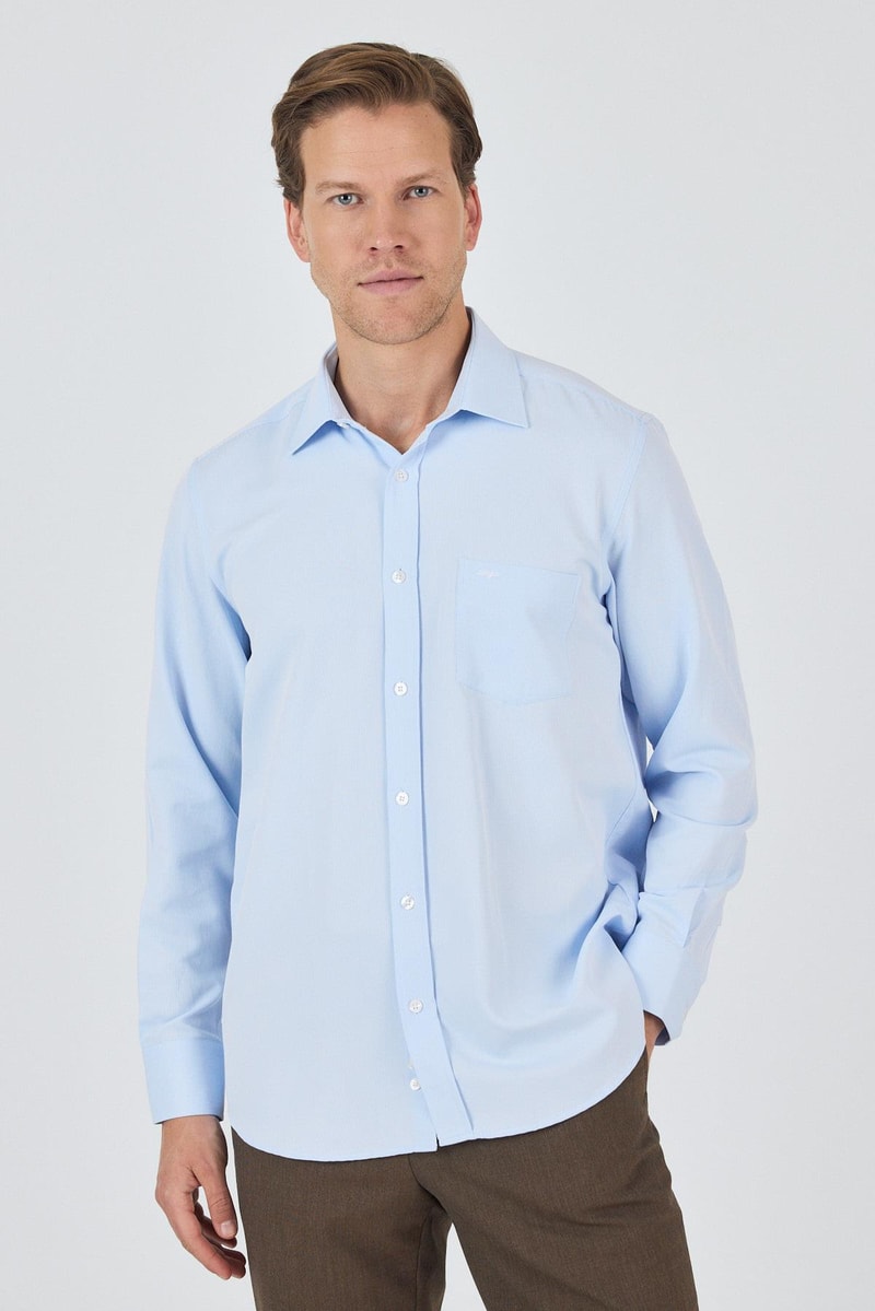 Comfort-Fit Classic Shirt - Light Blue