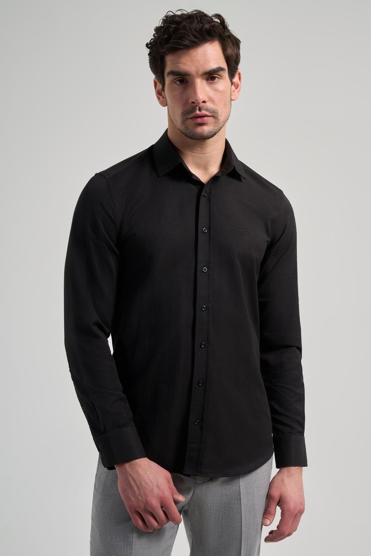 Slim-Fit Classic Shirt - Black