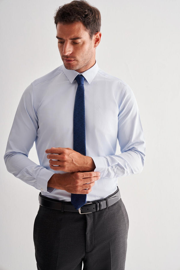 Slim-Fit Classic Shirt - Light Blue