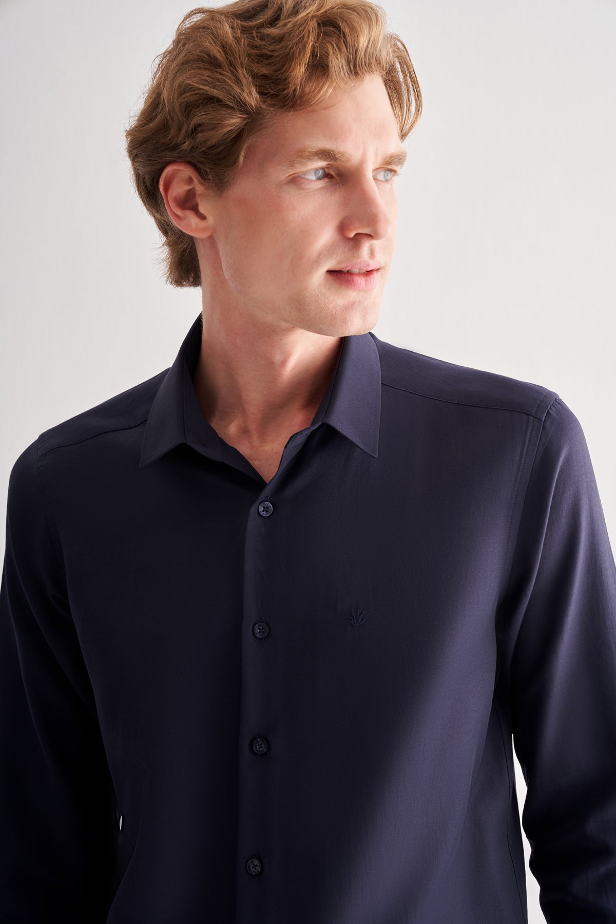 Slim-Fit Classic Shirt - Navy Blue