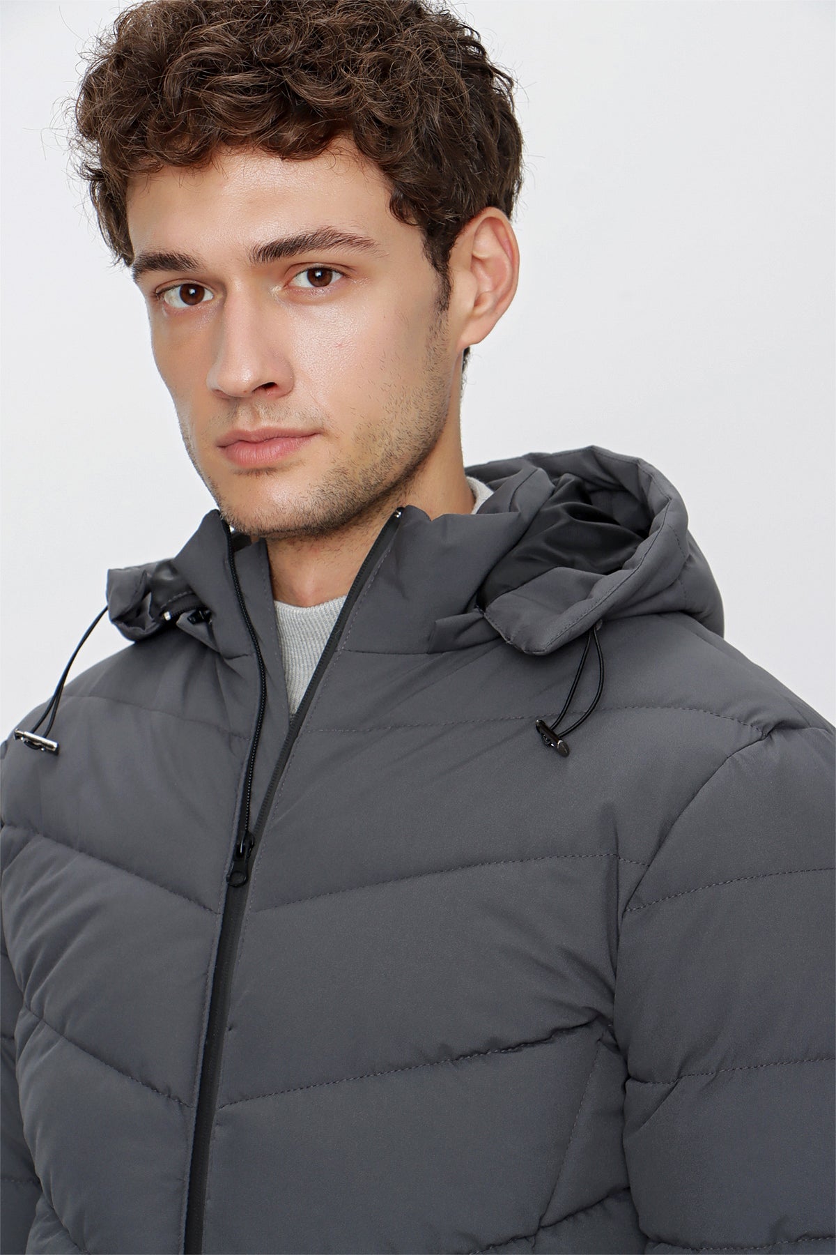 Slim-Fit Hooded Puffer Jacket - Grey